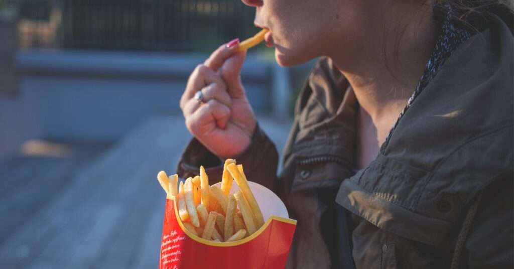 How Chronic Stress Impacts Cortisol Levels and Weight Gain