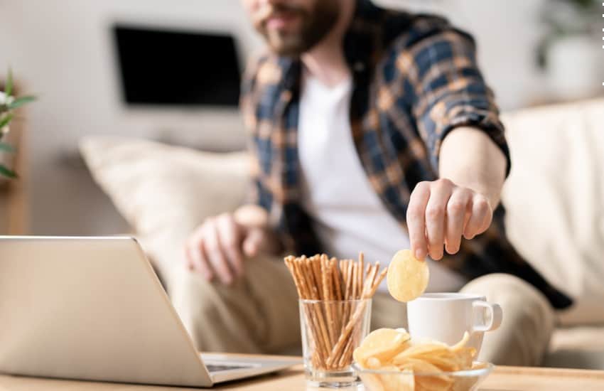 How Boredom Contributes to Mindless Eating Habits